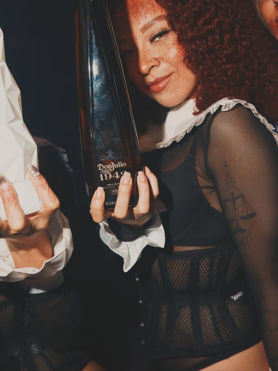 Cirque Le Soir New Year's Eve party 2025 with performers and champagne