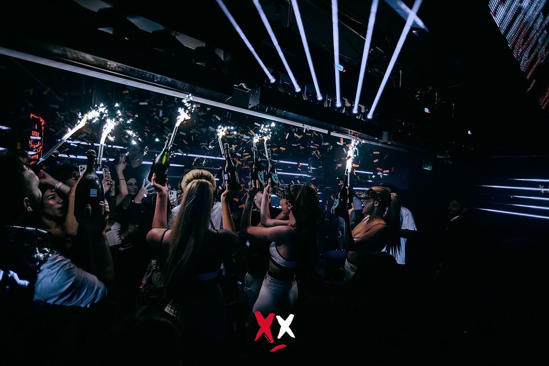 Luxx Club London table bottle show.