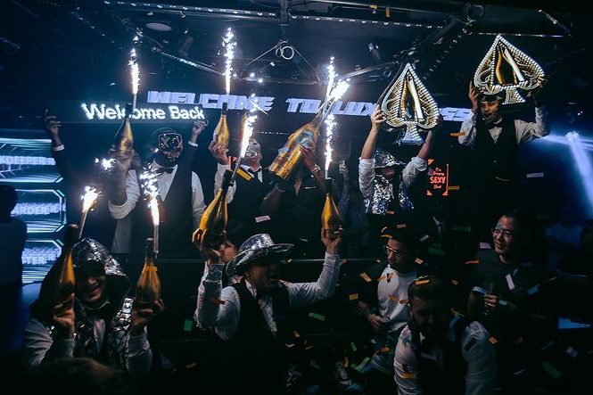 Luxx Club London table clients enjoying a bottle show.